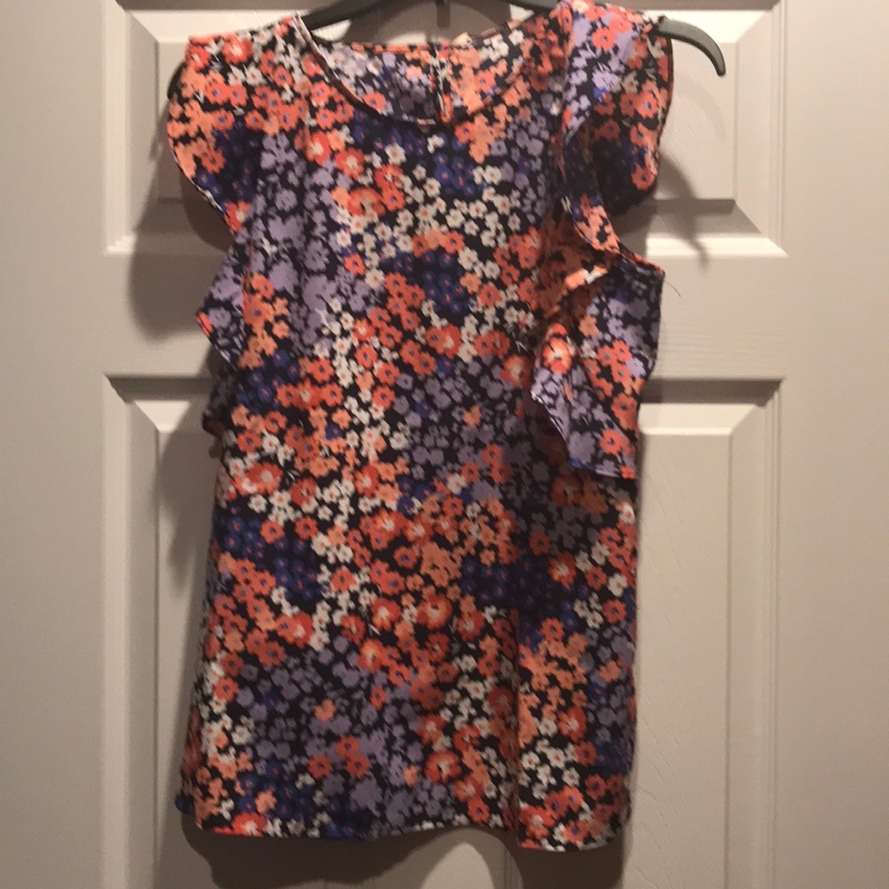 Short sleeve floral top